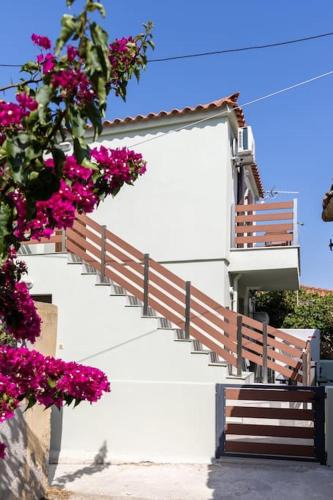 Lemnos House | Το Σπίτι της Γιαγιάς 1 (Grandma's House 1)