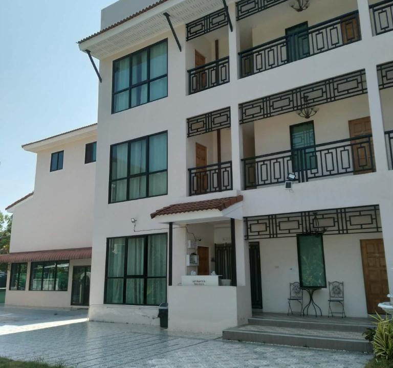 Talat Yai Hotel | ขุนโลหะ K̄hun loh̄a