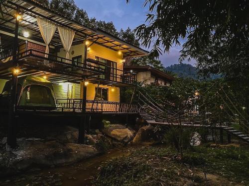 Ban Na San House | บ้านชมธาร บ้านสวนสราญชล