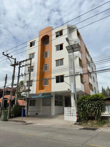 Si Racha Hostel | บ้านบี เซอร์วิส อพาร์ตเมนต์