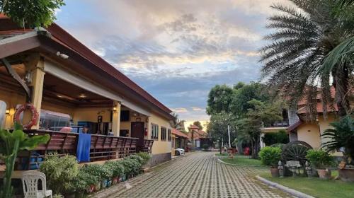 Pak Nam Pran Resort | ปราณบุรีน้อยรีสอร์ท