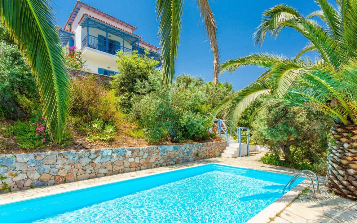 Skopelos Villa | 175 m² Villa ∙ 3 bedrooms ∙ 8 guests