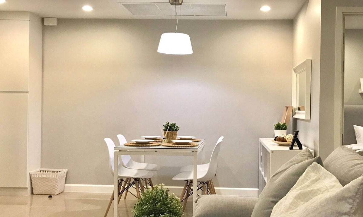 Huai Khwang Condo | 2 Bedroom Unit 1.5km from Thailand Cultural Center MRT (66.5 sqm)
