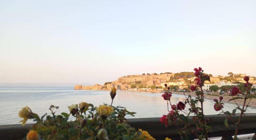 Lesvos Apartment | 200 m² Apartment ∙ 4 bedrooms ∙ 8 guests