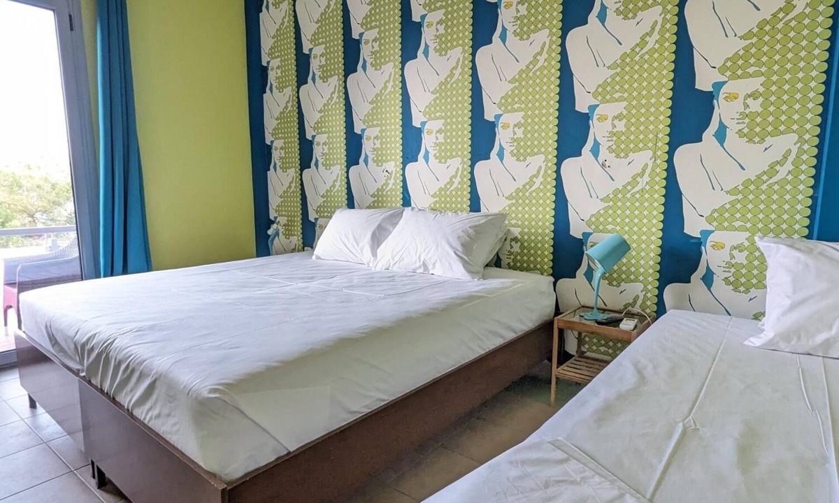 Kamena Vourla House | 202 | Okeania 3 persons 1st floor Seafront Room