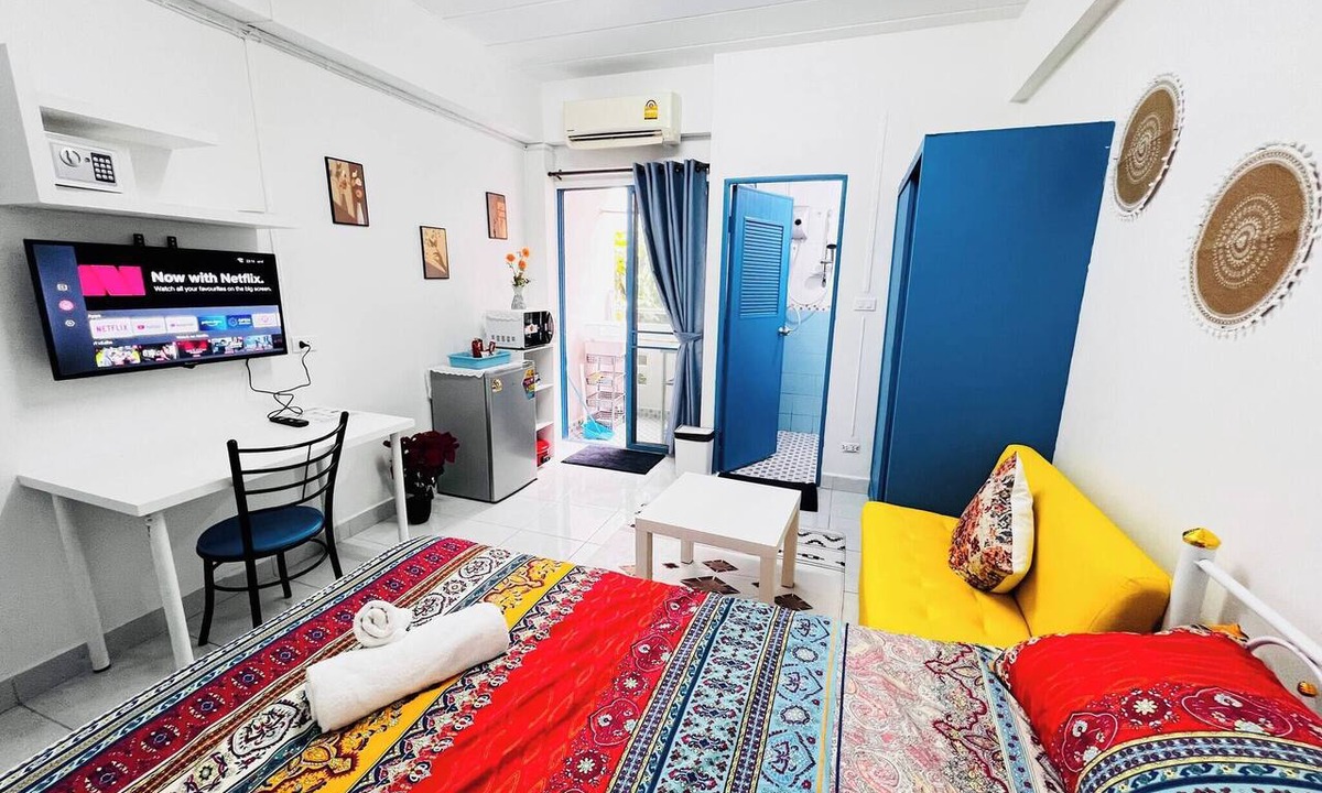 Chan Kasem Apartment | 203 Budget Room, wifi&utilities, Bangkok’s center