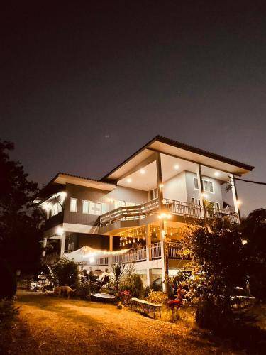 Pak Chong Villa | 210 m² Villa ∙ 3 bedrooms ∙ 13 guests