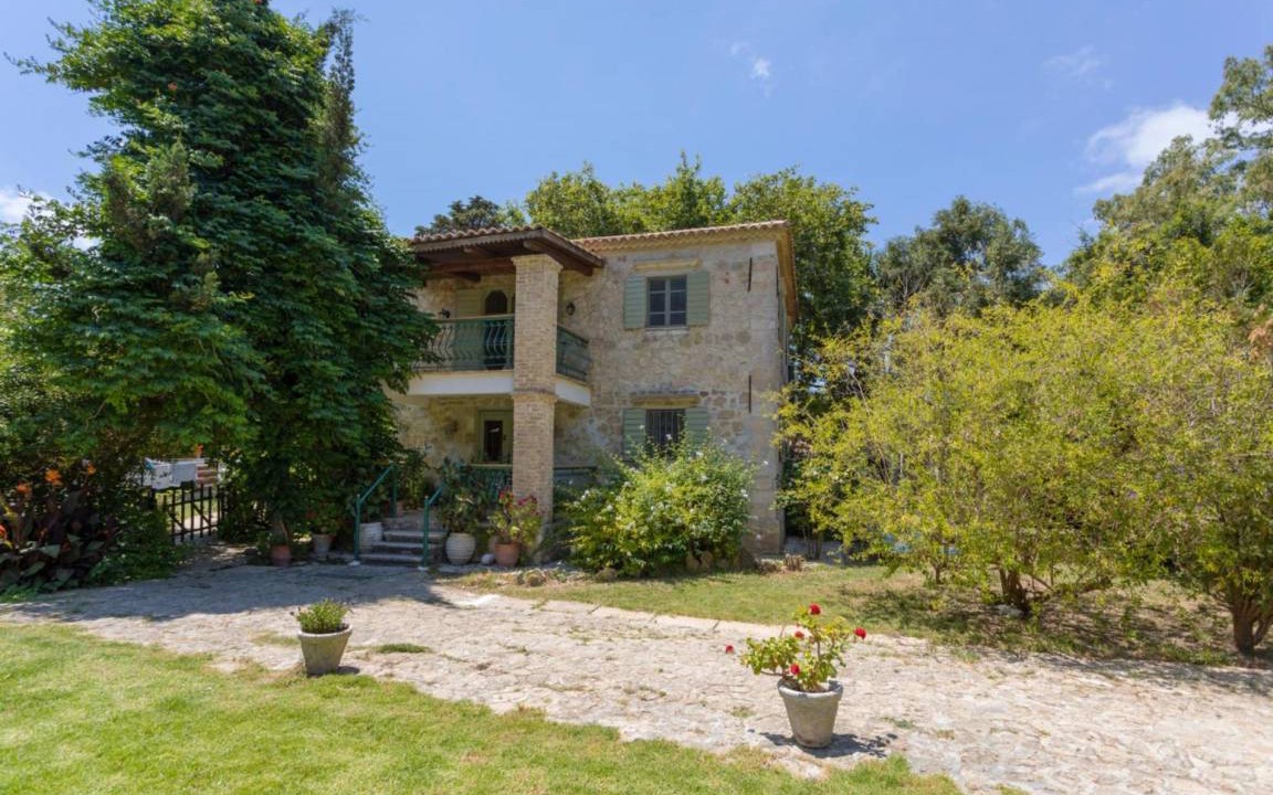Ano Vasilikos House | 230 m² House ∙ 1 bedroom ∙ 8 guests