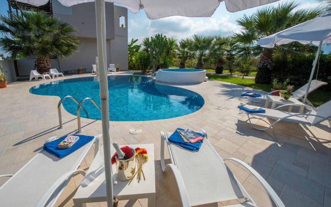 Tingaki House | 250 m² House ∙ 4 bedrooms ∙ 12 guests
