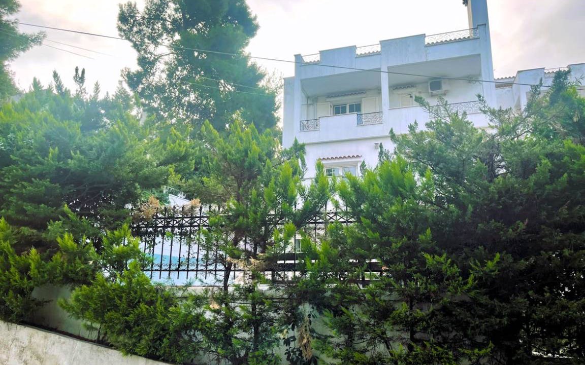 Dionysos House | 260 m² House ∙ 4 bedrooms ∙ 8 guests