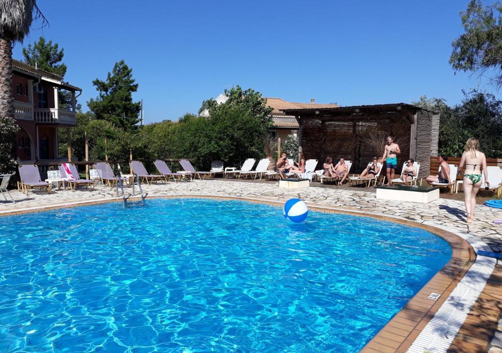 Gouvia House | 2BR Apt Balconies Pool 3