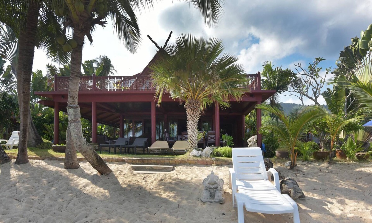 Bang Po Villa | 3 bed beach front villa