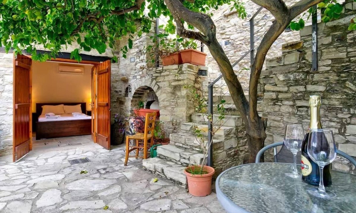 Kato Lefkara Villa | 3-bedroom villa in lovely Kato Lefkara with AC