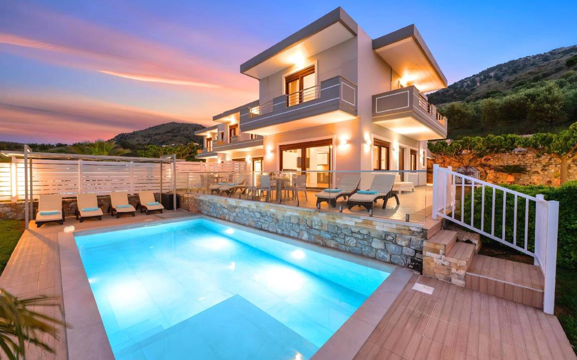Georgioupolis House | 350 m² House ∙ 8 bedrooms ∙ 24 guests