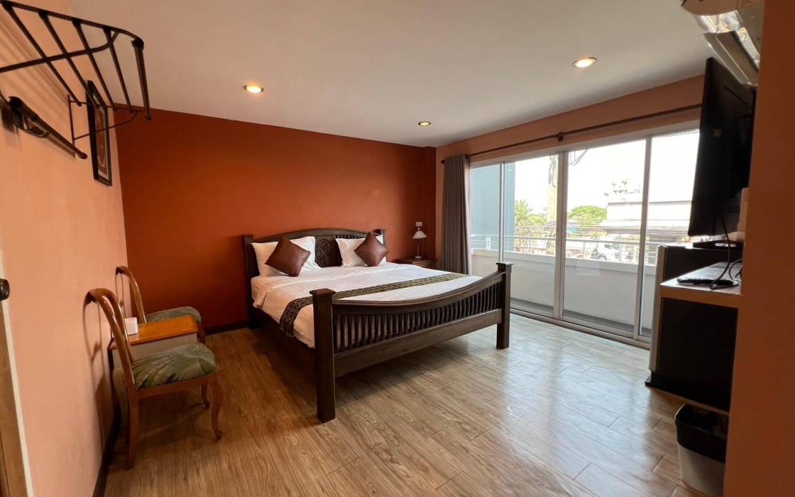 Racha Thewa Hotel | 36 m² Hotel ∙ 2 guests