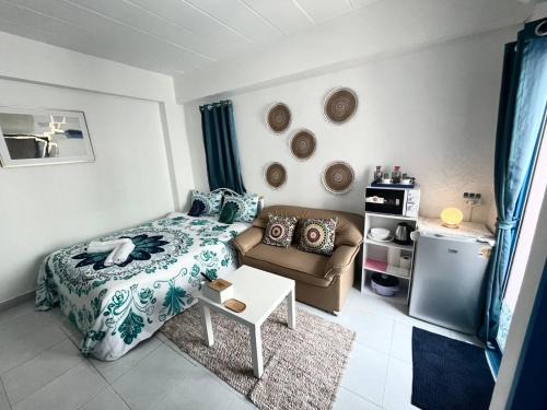 Chan Kasem Apartment | 401 Budget Room Utilities WiFi Balcony in Ratchada