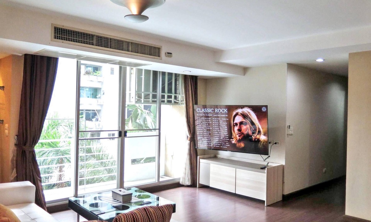 Khlong Toei Nuea Condo | 4B - Short-Term Rental Allowed - Downtown Bkk Serviced Apartment