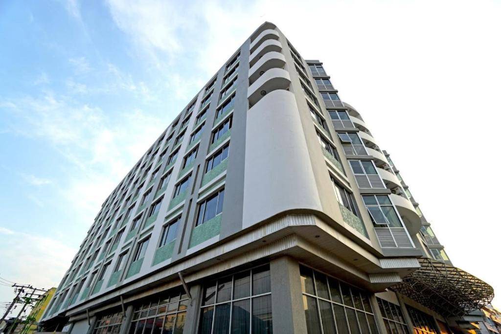 Phlabphla Hotel | 60 m² Hotel ∙ 3 guests
