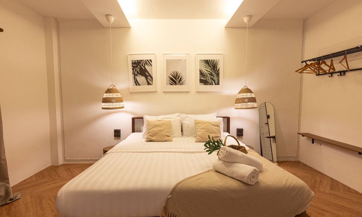 Hin Lek Fai Hotel | 60s Town