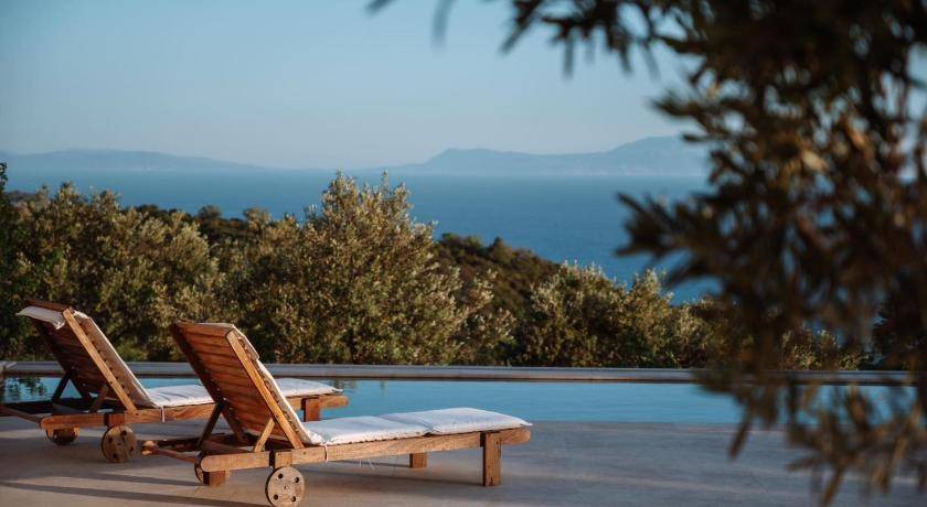 Loutsa Villa | 70 m² Villa ∙ 1 bedroom ∙ 4 guests