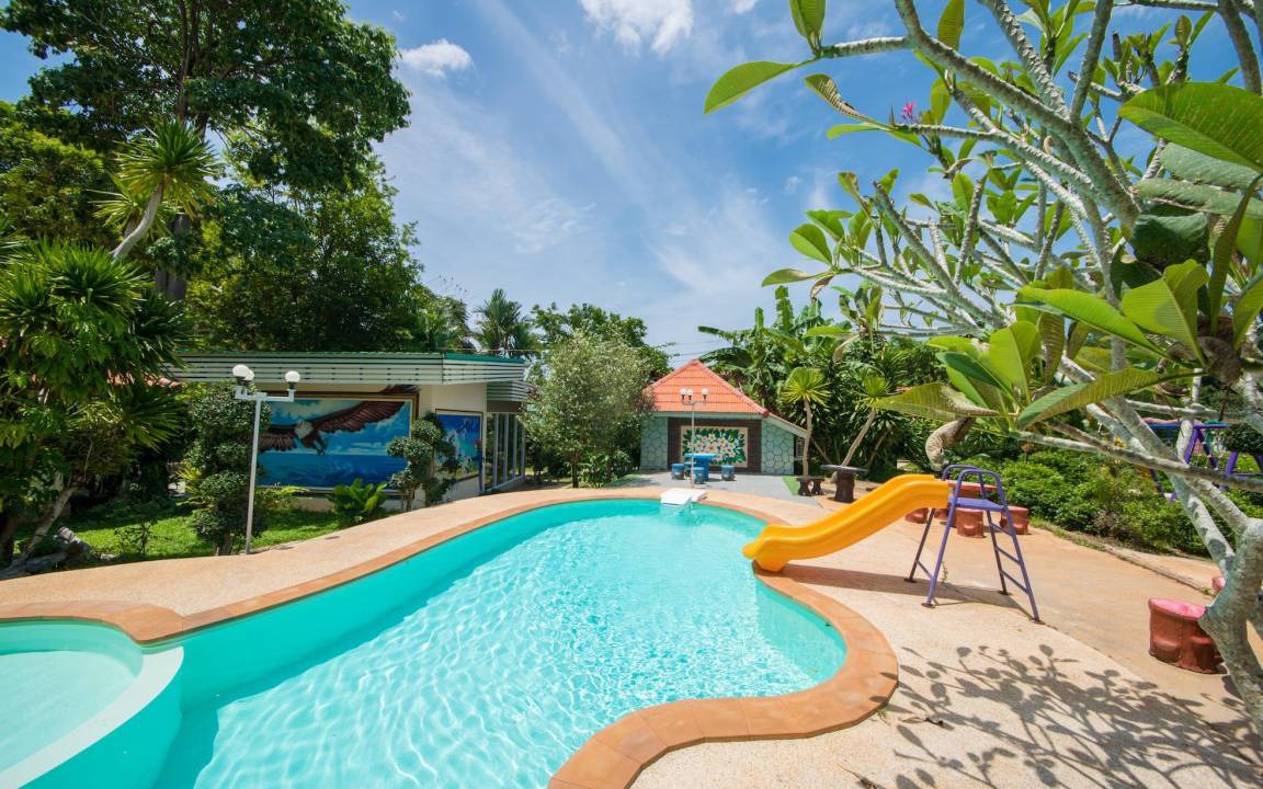 Khuan Thong Hotel | 72 m² Hotel ∙ 2 bedrooms ∙ 14 guests