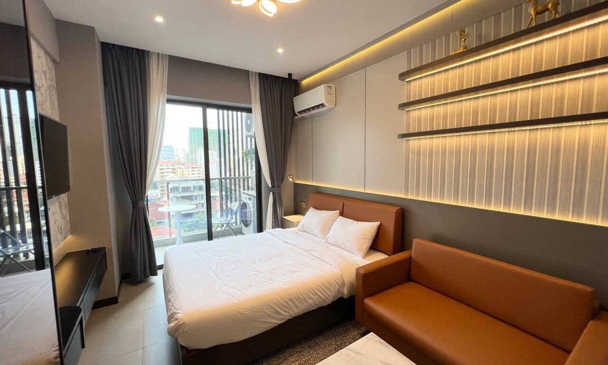 Chamkar Mon House | 77777 Cozy 2-bedroom house in perfect Phnom Penh neighborhood with AC