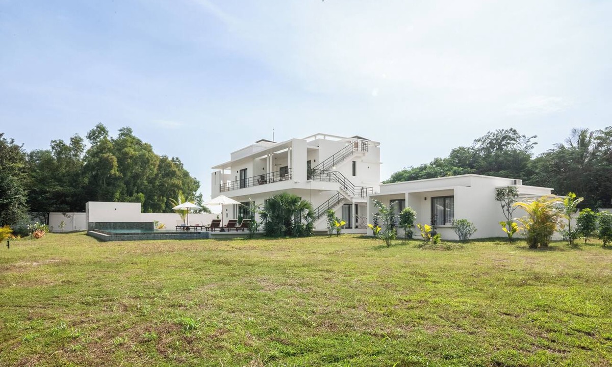 Siem Reap Villa | 7BR Grand Modern Villa, Private Pool Estate
