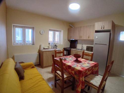 Amfilochia House | 80 m² House ∙ 2 bedrooms ∙ 5 guests