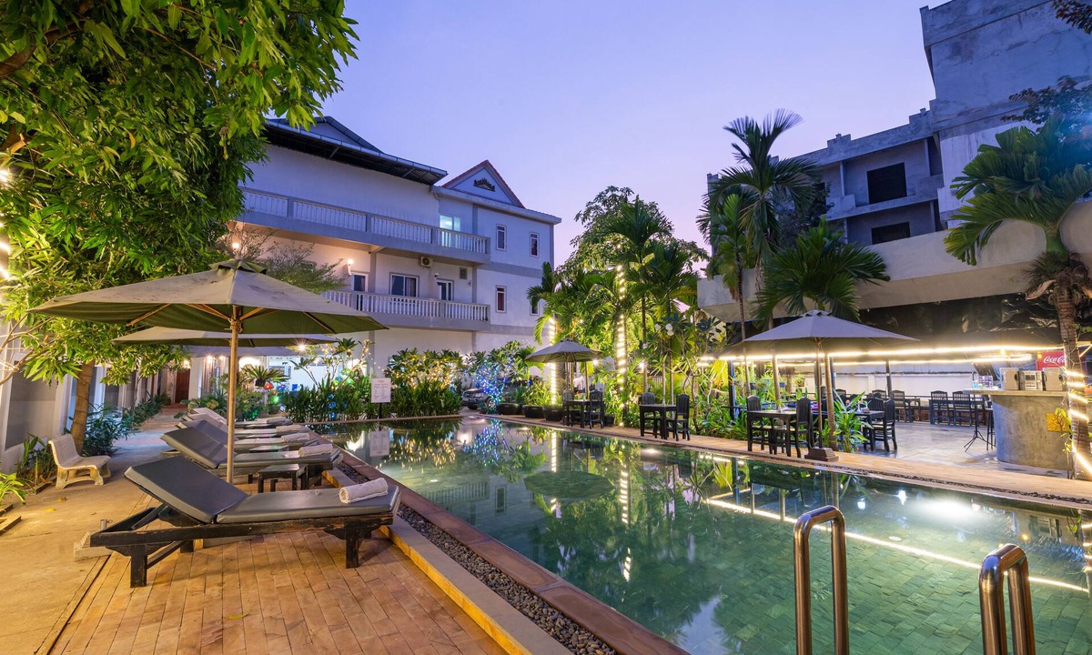 Siem Reap House | A family room with a private room suitable for a family of 5 members