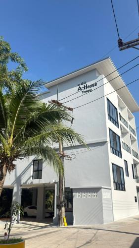 Si Sunthon Apartment | A House Thalang เอ เฮ้าส์ ถลาง