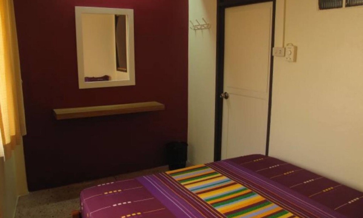 Talat Yot Hostel | A.T guesthouse - Hostel