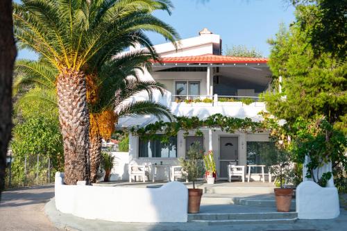 Toroni Apartment | Acapus Studios
