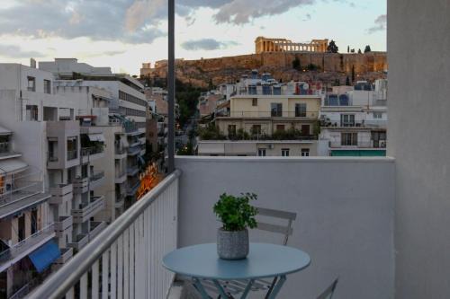 Koukaki Apartment | Acropolis View loft studio