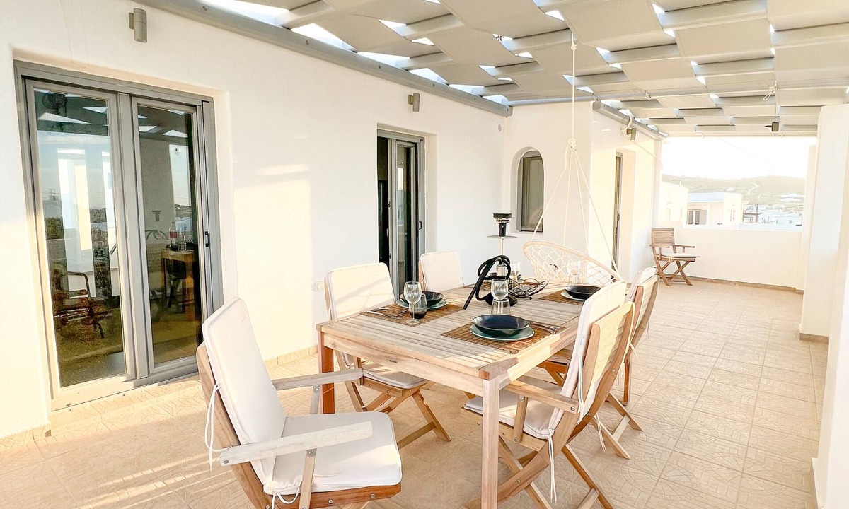 Antiparos Apartment | AGGELOS Apartment With View in Antiparos. Two big terraces for sunset dining