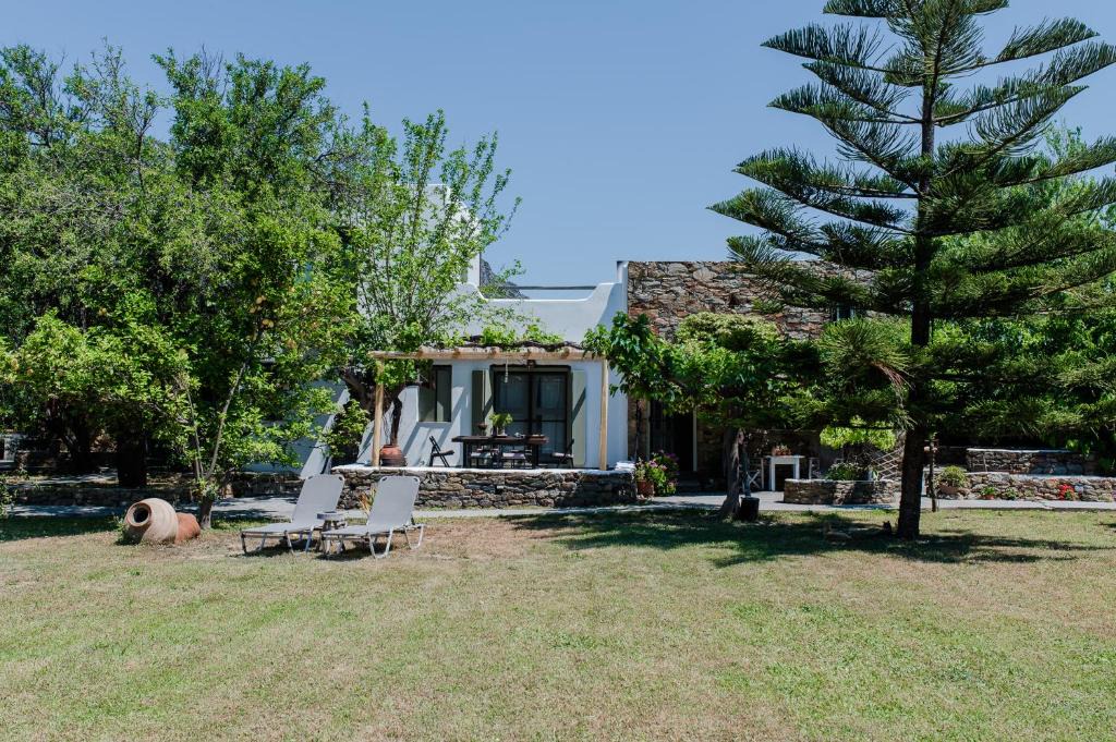 Skiros House | Almond House