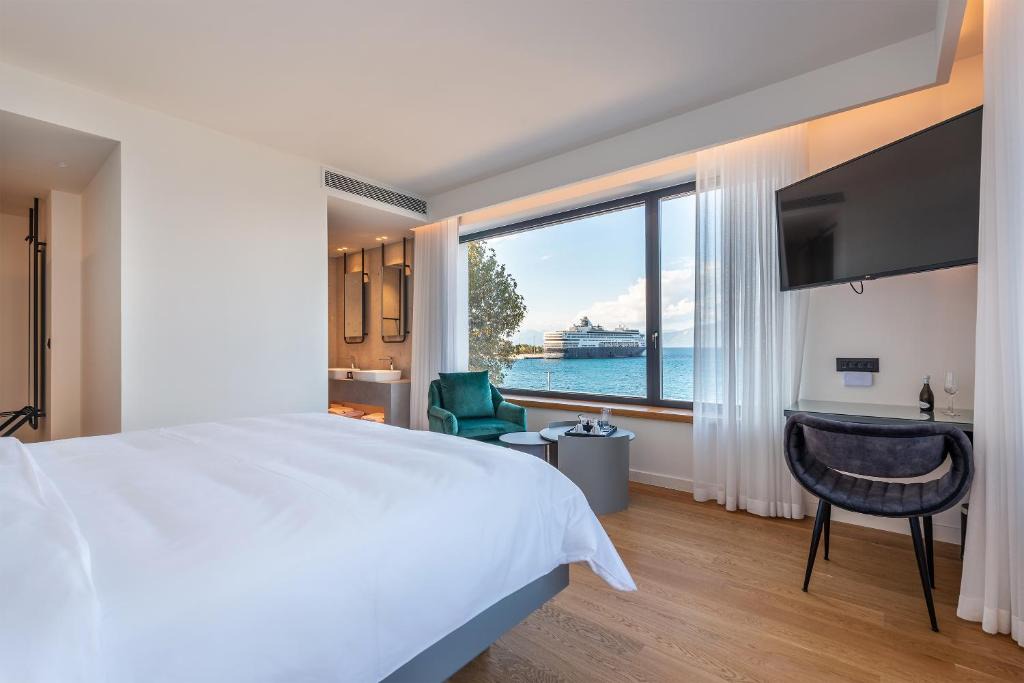 Aigio Hotel | Amario Suites Hotel