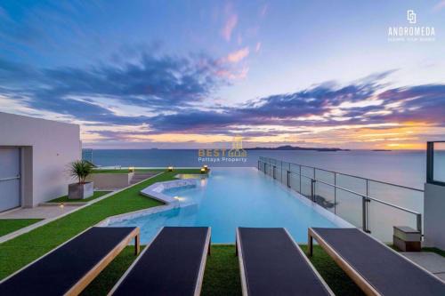 Pratumnak Hill Apartment | Amazing Large Studio with Sea view Near Beach