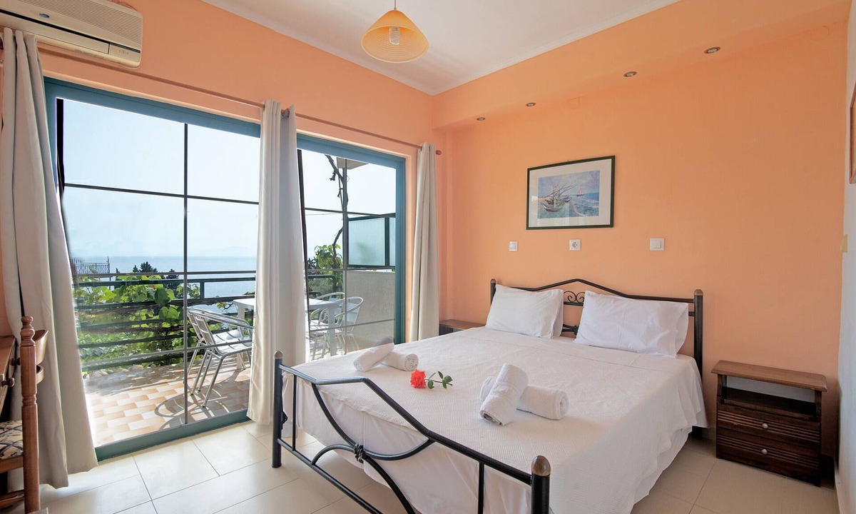 Dafnata Apartment | Andromaches Large Apartment 2 with Sea View, Wi-Fi and Air Conditioning