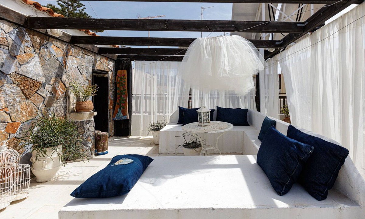 Old Town Rethymnon Apartment | Antonia's Red apartment deluxe with roof terrace - Old town view