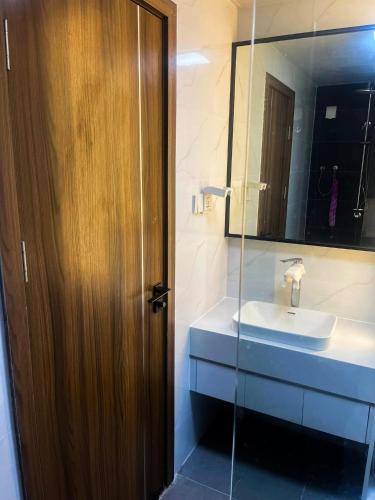 Ruessei Kaev Apartment | Apartment Condo Rent Near River in Phnom Penh City
