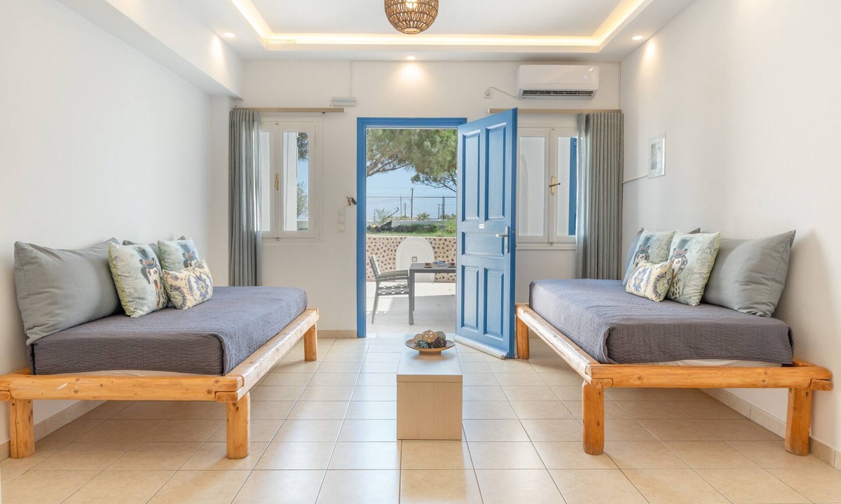 Agios Georgios Apartment | Apartment in A Hotel 'Deluxe Garden View, 4 Guests'