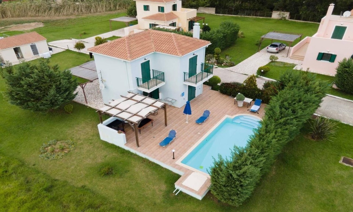 Sami Apartment | Apartment 'Sami Beach Villas Nefeli' with Mountain View, Wi-Fi and Air Conditioning