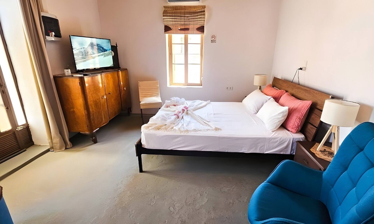 Kounoupidiana Apartment | Apartment 'Traditional House Aggeliki' with Sea View, Wi-Fi and Air Conditioning
