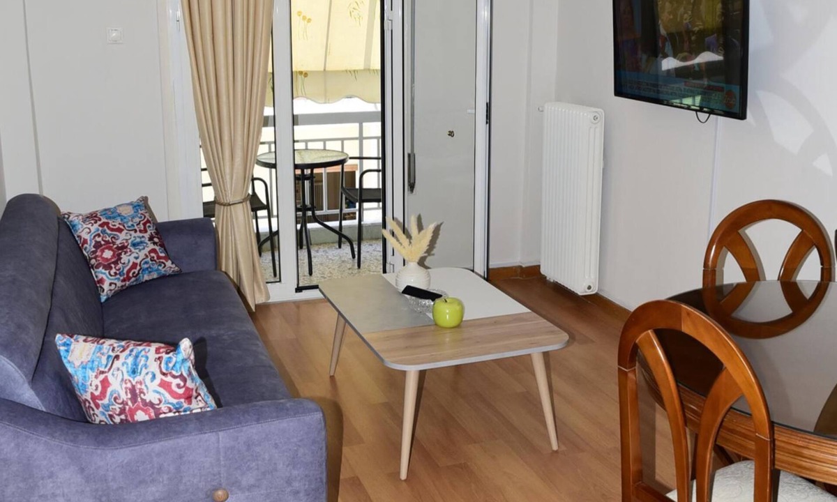 Petralona Apartment | Apartment with Stunning Views - Sleeps 3 & Parking