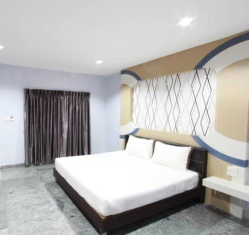 Surin Hotel | Arena Hotel Surin