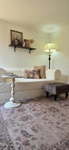 Uthai Thani House | Ari & Alki Garden