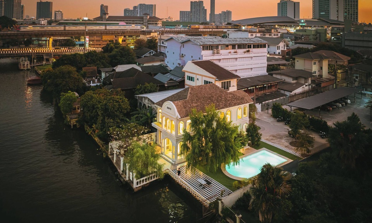Phasi Charoen Villa | Arpo Pool Villa Riverside Bangkok