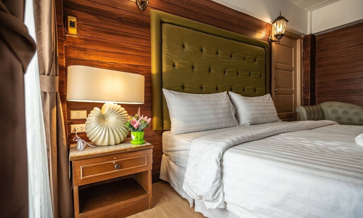Bang Phlat Hotel | At 42 Residence