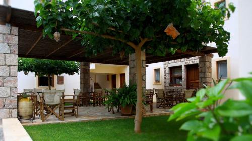 Zarakas Hotel | Atalanti Apartments