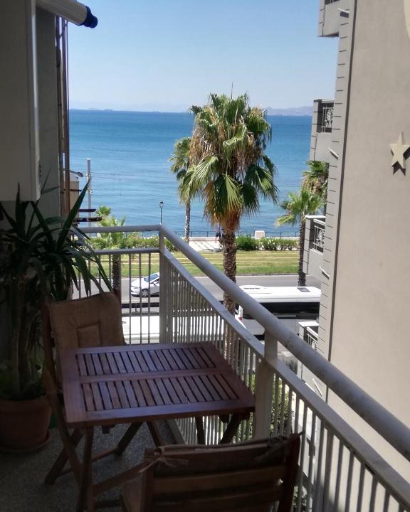 Palaio Faliro Apartment | Athens Riviera apt with seaview, 15' to Acropolis